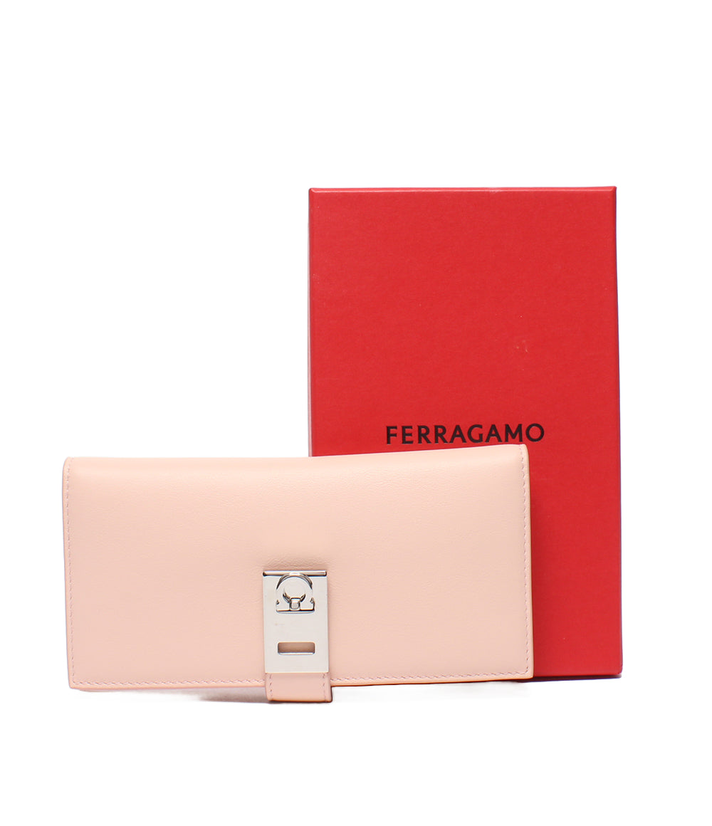 美品 FERRAGAMO 二つ折り長財布 ガンチーニ レディース フェラガモ