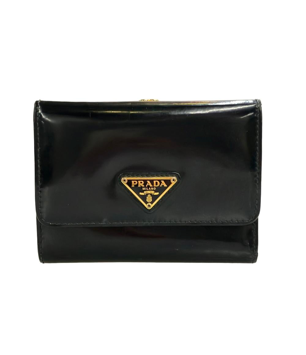 【美品】プラダ 三つ折財布 ブラック シボ革 ゴールドロゴ ユニセックス 美品✨PRADA プラダ レザー ロゴ付き 三つ折り財布 ブラック ユニ