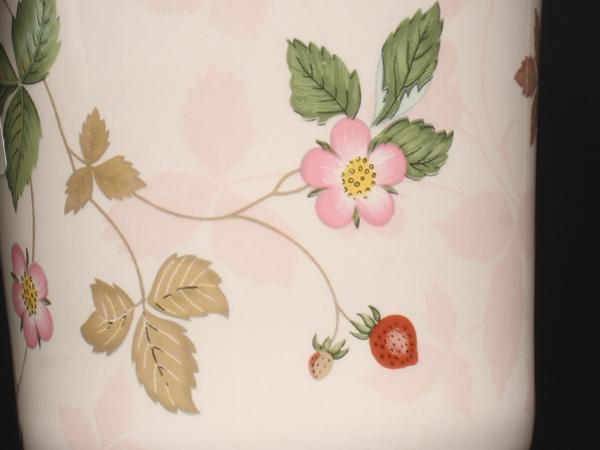 美品 WEDGWOOD マグカップ 2点セット ペア ワイルドストロベリー パステルマグ グリーン ピンク ウエッジウッド