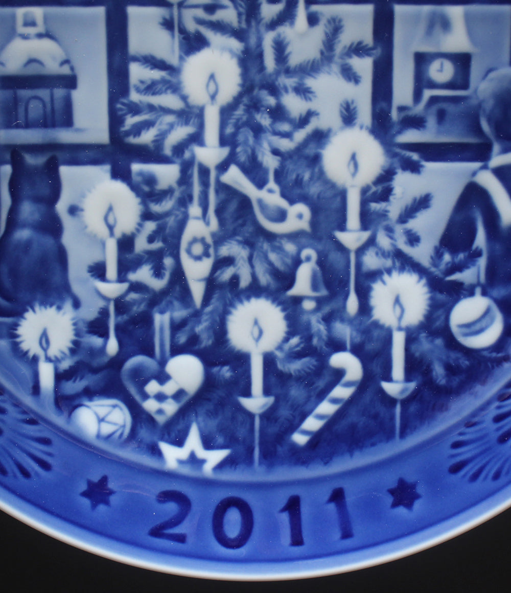 美品 Royal Copenhagen イヤープレート 飾り皿 18cm 2011 ロイヤルコペンハーゲン