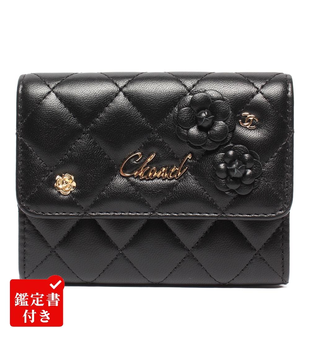 美品✨CHANEL シャネル ラムスキン カメリア 二つ折り財布　ゴールド金具 CHANEL コンパクトウォレット ミニ財布 ゴールド金具 27番台 カメリア
