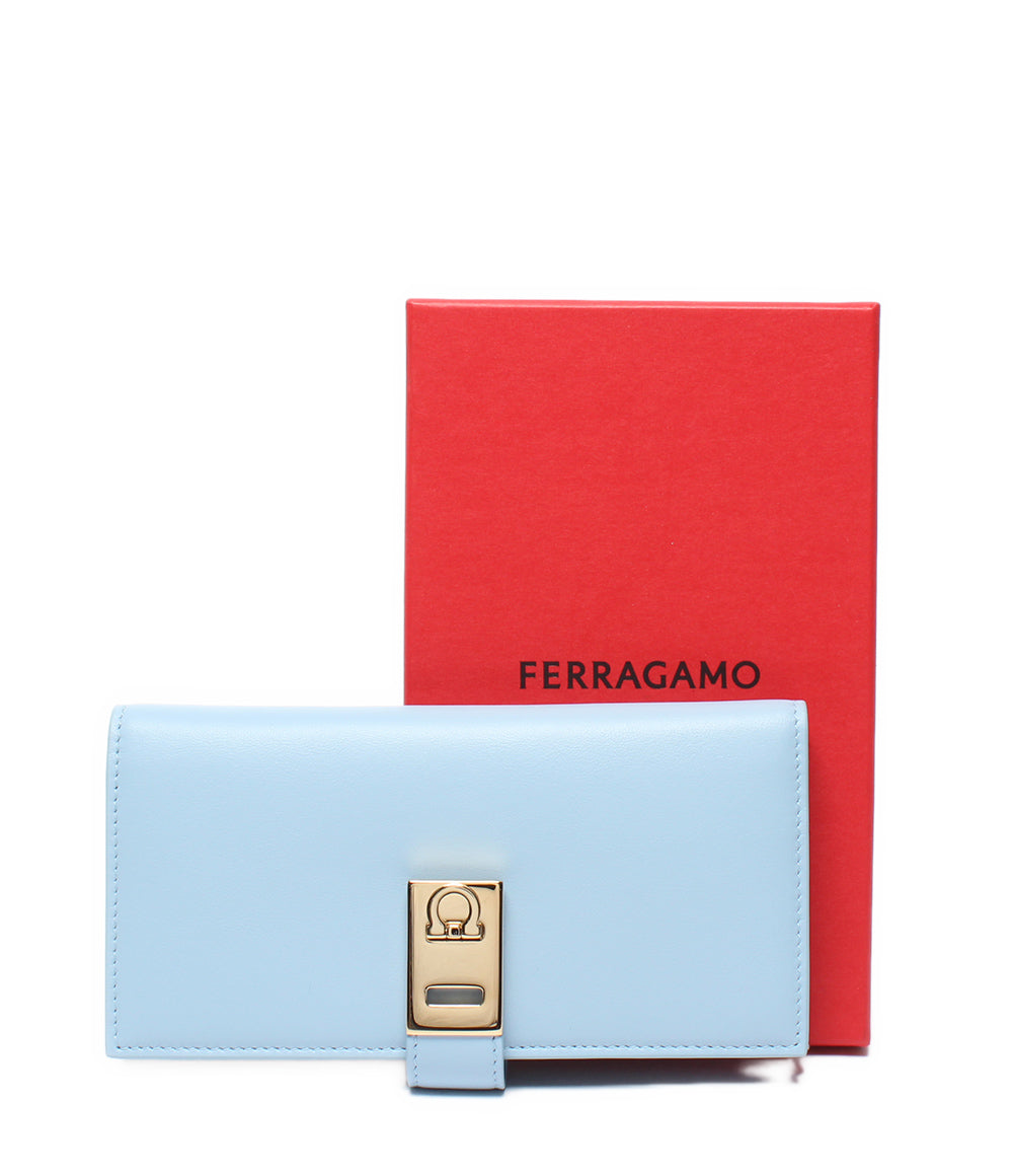 美品 FERRAGAMO 二つ折り長財布 ガンチーニ レディース フェラガモ