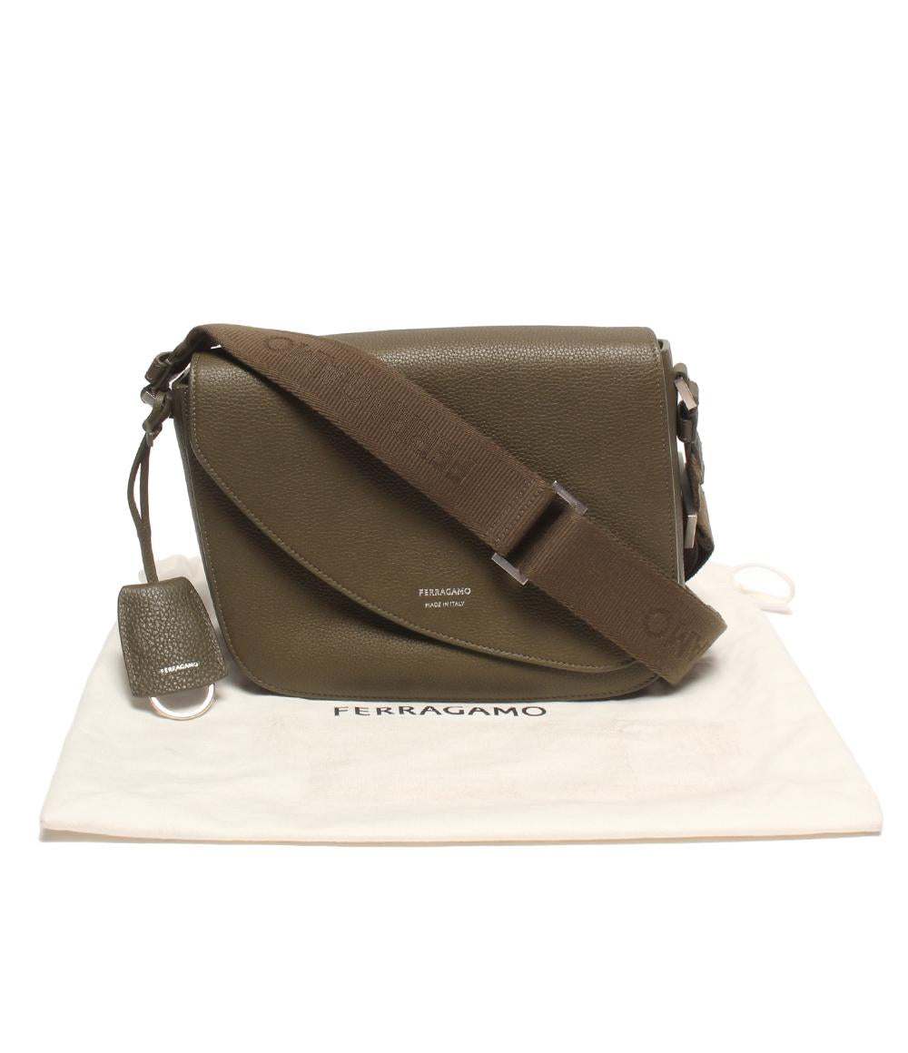 美品 Salvatore Ferragamo ショルダーバッグ 斜め掛け DH-24 1588 レディース サルヴァトーレフェラガモ