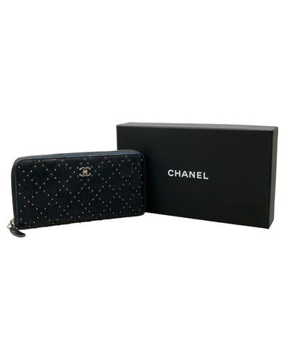 CHANEL ラウンドファスナー長財布 スタッズ レザー マトラッセ レディース シャネル