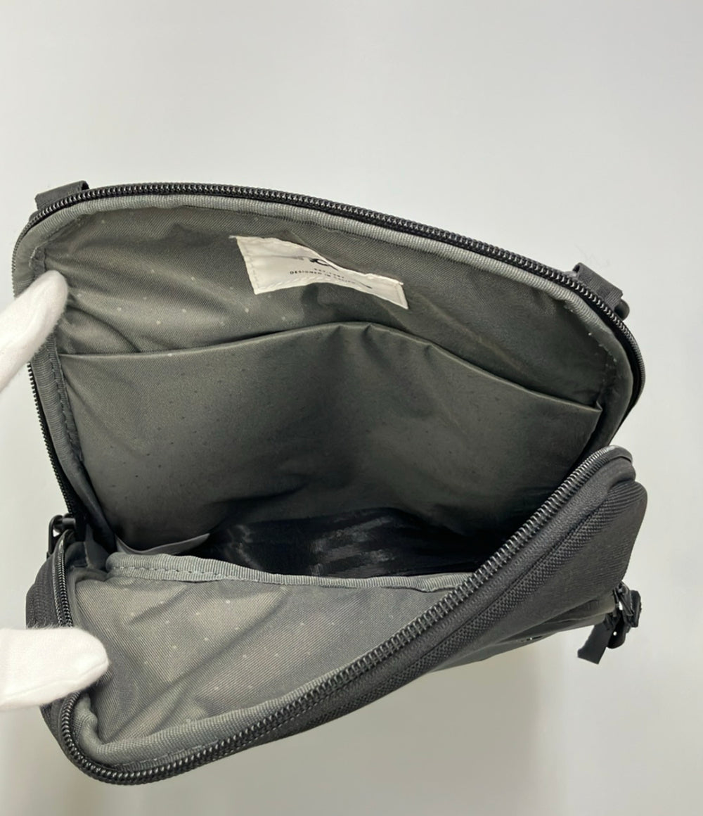 美品 incase ショルダーバッグ 斜め掛け ユニセックス インケース