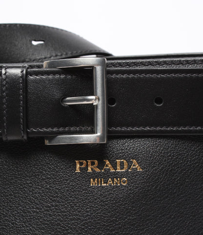 美品 PRADA ショルダーバッグ 肩掛け バックル ベルト付 レザー バケットバッグ レディース プラダ