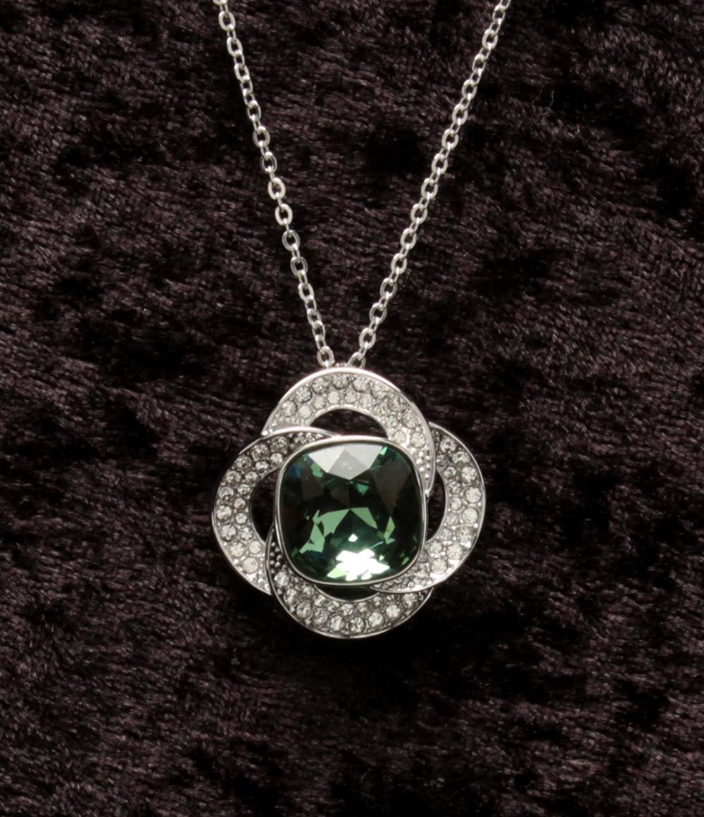 美品 SWAROVSKI ネックレス フラワーモチーフ レディース スワロフスキー