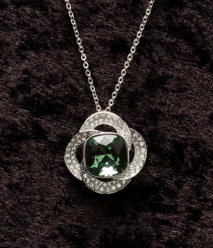 美品 SWAROVSKI ネックレス フラワーモチーフ レディース スワロフスキー