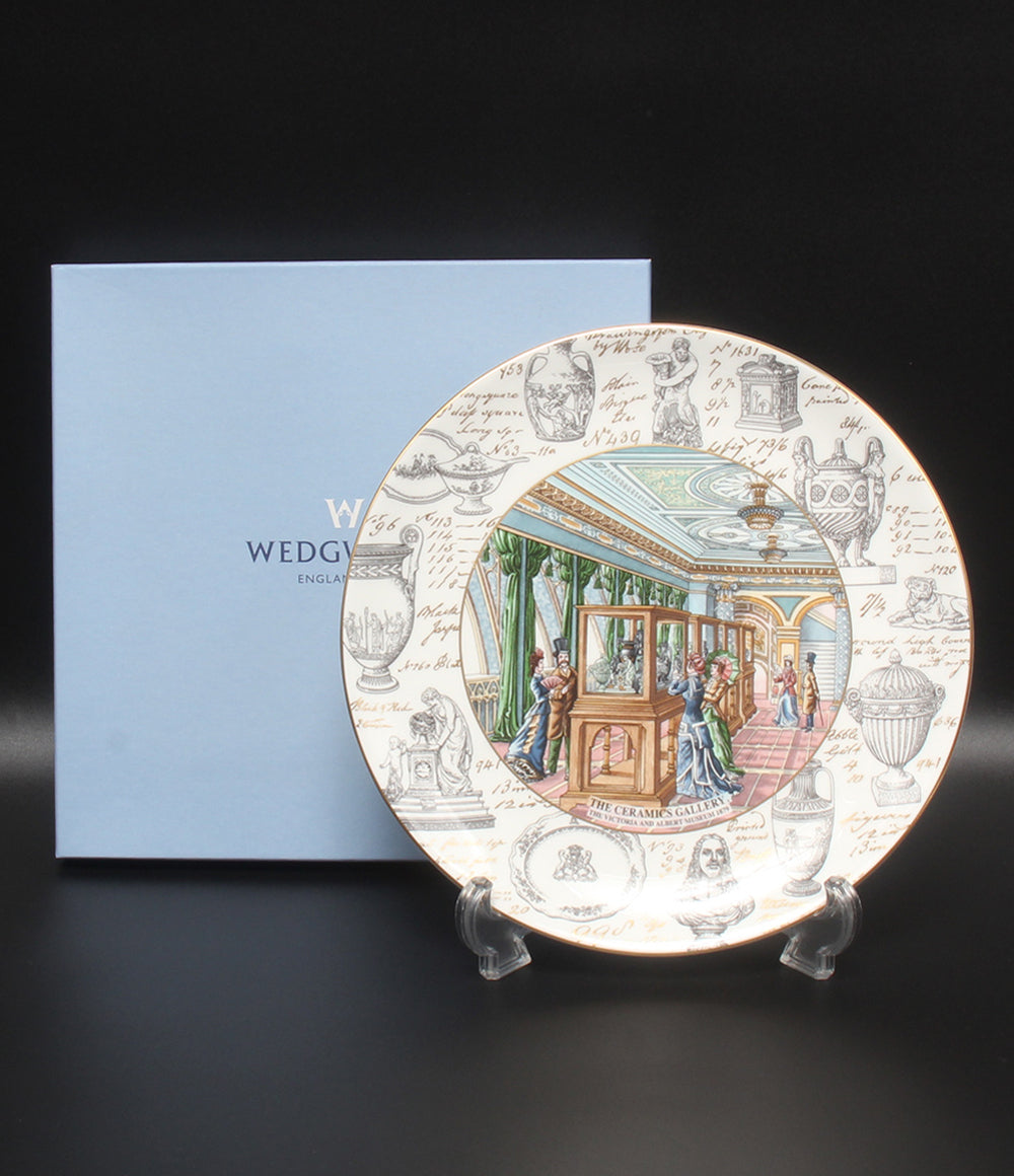 美品 WEDGWOOD ヒストリックイヤープレート 飾り皿 23cm 2001 ウエッジウッド