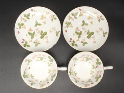 美品 WEDGWOOD カップ＆ソーサー 2客セット ペア ワイルドストロベリー ウェッジウッド