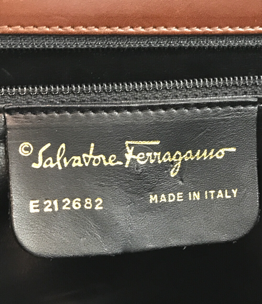 サルバトーレフェラガモ  2way クラッチバッグ ショルダーバッグ 斜め掛け  ガンチーニ    レディース   Salvatore Ferragamo