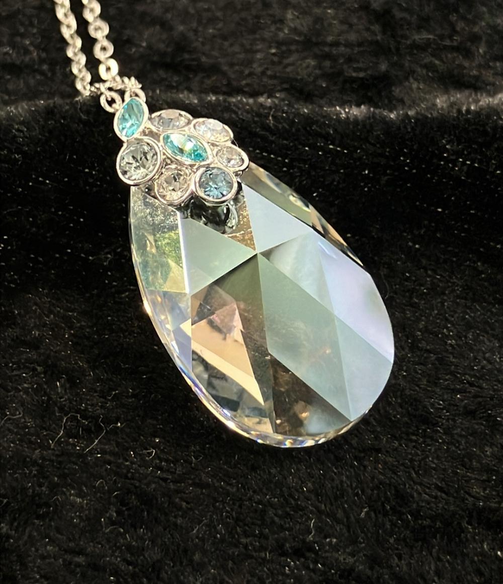 美品 スワロフスキー ネックレス しずくモチーフ レディース SWAROVSKI