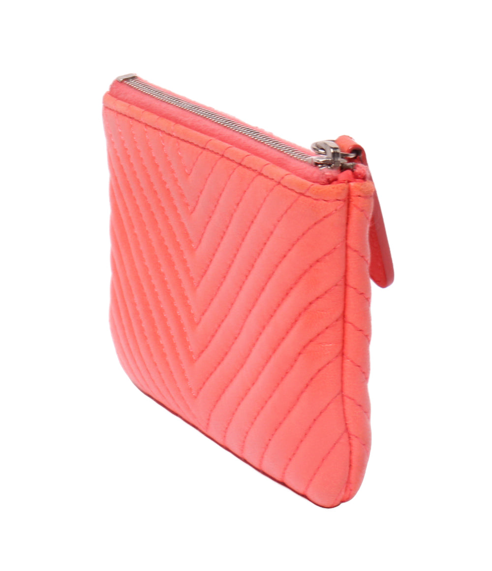 CHANEL ポーチ Vステッチ シルバー金具 22番台 レディース シャネル
