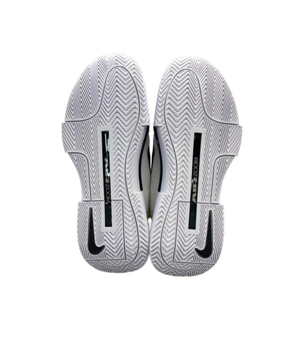 美品 ナイキ テニスシューズ ズーム GP チャレンジ 1 FB3147-101 メンズ SIZE 24.0 (XS) NIKE