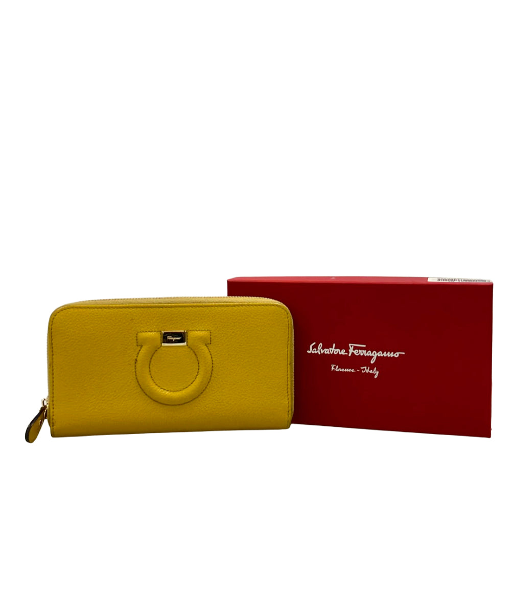 Salvatore Ferragamo ラウンドファスナー長財布 ガンチーニ レディース サルヴァトーレフェラガモ