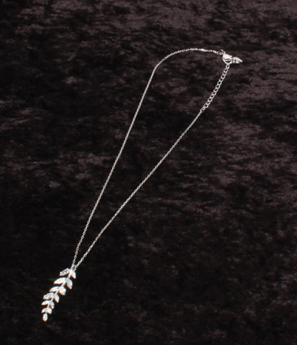 美品 SWAROVSKI ネックレス リーフモチーフ レディース スワロフスキー