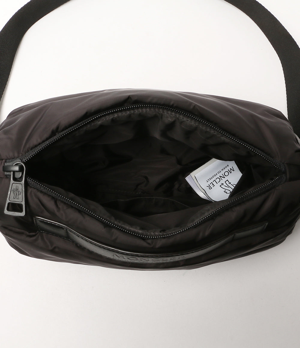 (極美品)MONCLER ブラック ショルダーバッグ MONCLER ショルダーバッグ ARWEN ブラック メンズ モンクレール