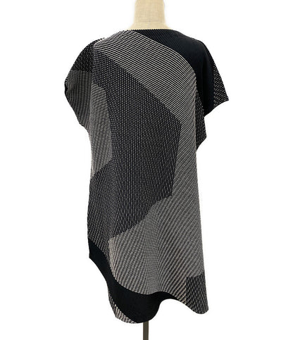 美品 ISSEY MIYAKE 半袖ワンピース IM02FH687 ブラック レディース SIZE 2 イッセイミヤケ