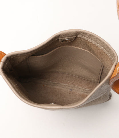 Hender Scheme ショルダーバッグ ワンサイドベルト レザー ベージュ レディース エンダースキーマ