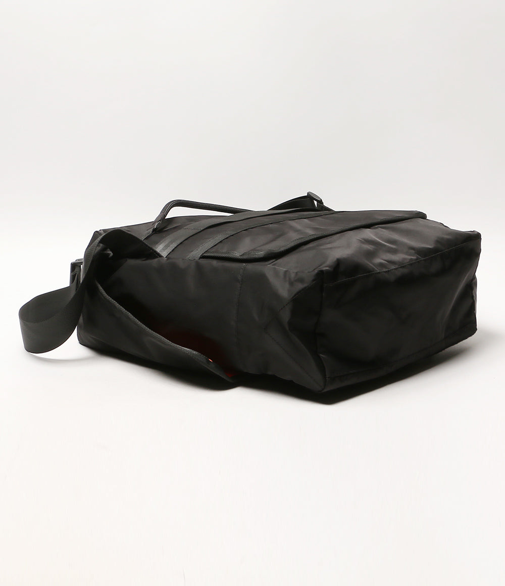 美品 YOSEMITE ヨセミテ メッセンジャーバッグ EXPANDER MESSENGER BAG ブラック メンズ
