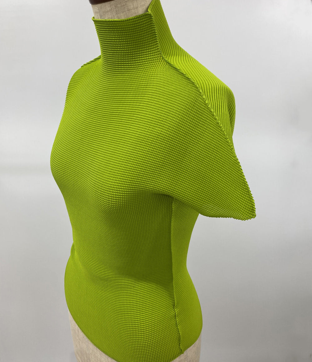 美品 me ISSEY MIYAKE ハイネックカットソー 半袖 グリーン MI03FK255 レディース SIZE - ミー イッセイミヤケ