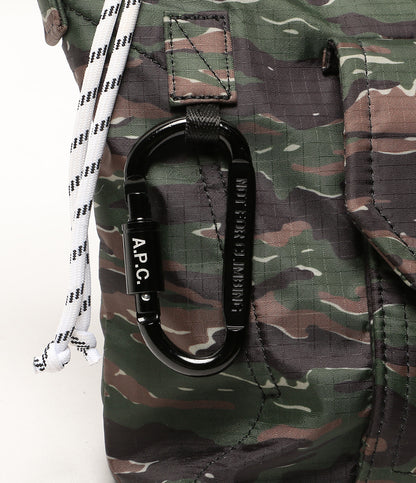 A.P.C. ショルダーバッグ besace trek 迷彩 メンズ アーペーセー