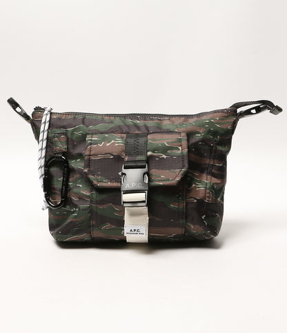 A.P.C. ショルダーバッグ besace trek 迷彩 メンズ アーペーセー