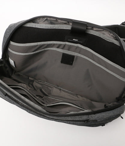美品 エアー ボディバッグ TRAVEL SLING ２      メンズ   Aer