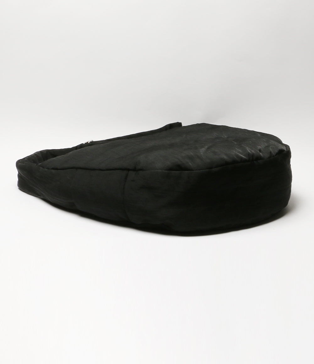 ITTI イッチ ショルダーバッグ ANNIE PUFFER BIG MOON BAG メンズ