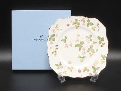 美品 WEDGWOOD スクエアプレート 皿 21cm ワイルドストロベリー ウエッジウッド