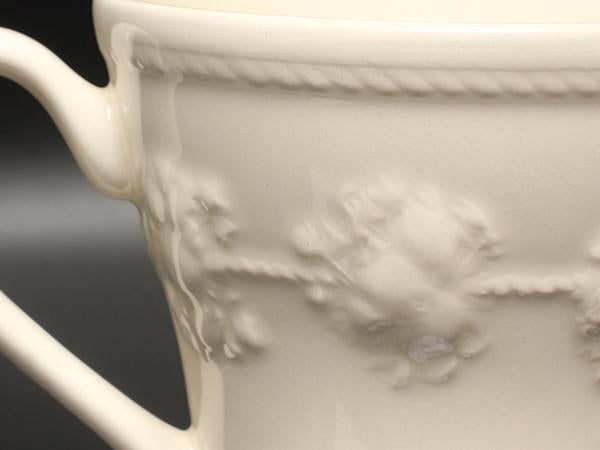 美品 WEDGWOOD マグカップ フェスティビティ アイボリー ウエッジウッド