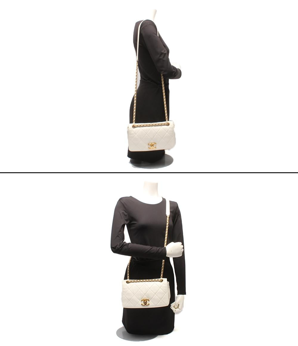 CHANEL ショルダーバッグ 肩掛け ゴールド金具 マトラッセ シングル