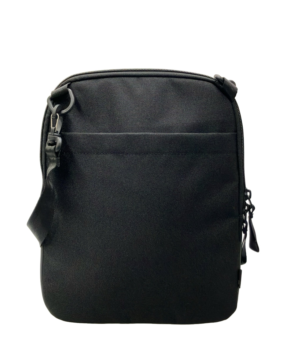 美品 incase ショルダーバッグ 斜め掛け ユニセックス インケース