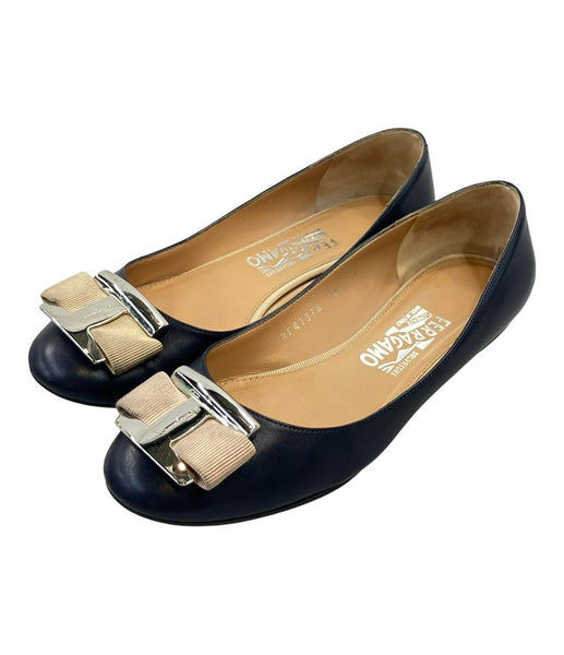 ほぼ新品 サルヴァトーレ フェラガモ 7 24.5 ヴァラ リボン パンプス Salvatore Ferragamo パンプス レディース SIZE 7 24.5 サルヴァトーレ