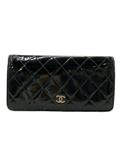 CHANEL 二つ折り財布 エナメル パテントレザー マトラッセ レディース シャネル