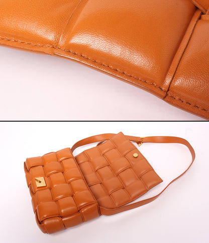 BOTTEGA VENETA ショルダーバッグ 肩掛け 斜め掛け パデットカセット イントレチャート レディース ボッテガ・ヴェネタ