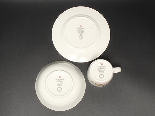 美品 ウエッジウッド プレート 皿 18cm オートミールソーサー 15cm マグカップ 3点セット ピーターラビット WEDGWOOD
