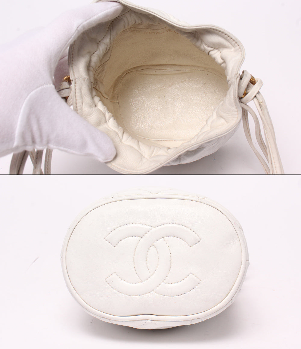 CHANEL ショルダーバッグ 肩掛け 斜め掛け ゴールド金具 1番台 巾着 マトラッセ レディース シャネル