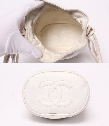 CHANEL ショルダーバッグ 肩掛け 斜め掛け ゴールド金具 1番台 巾着 マトラッセ レディース シャネル