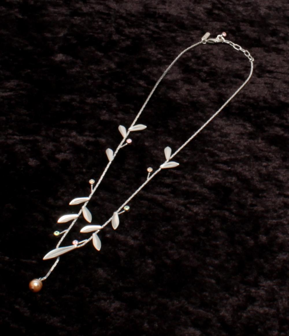 美品 CUSHKA ネックレス リーフモチーフ レディース