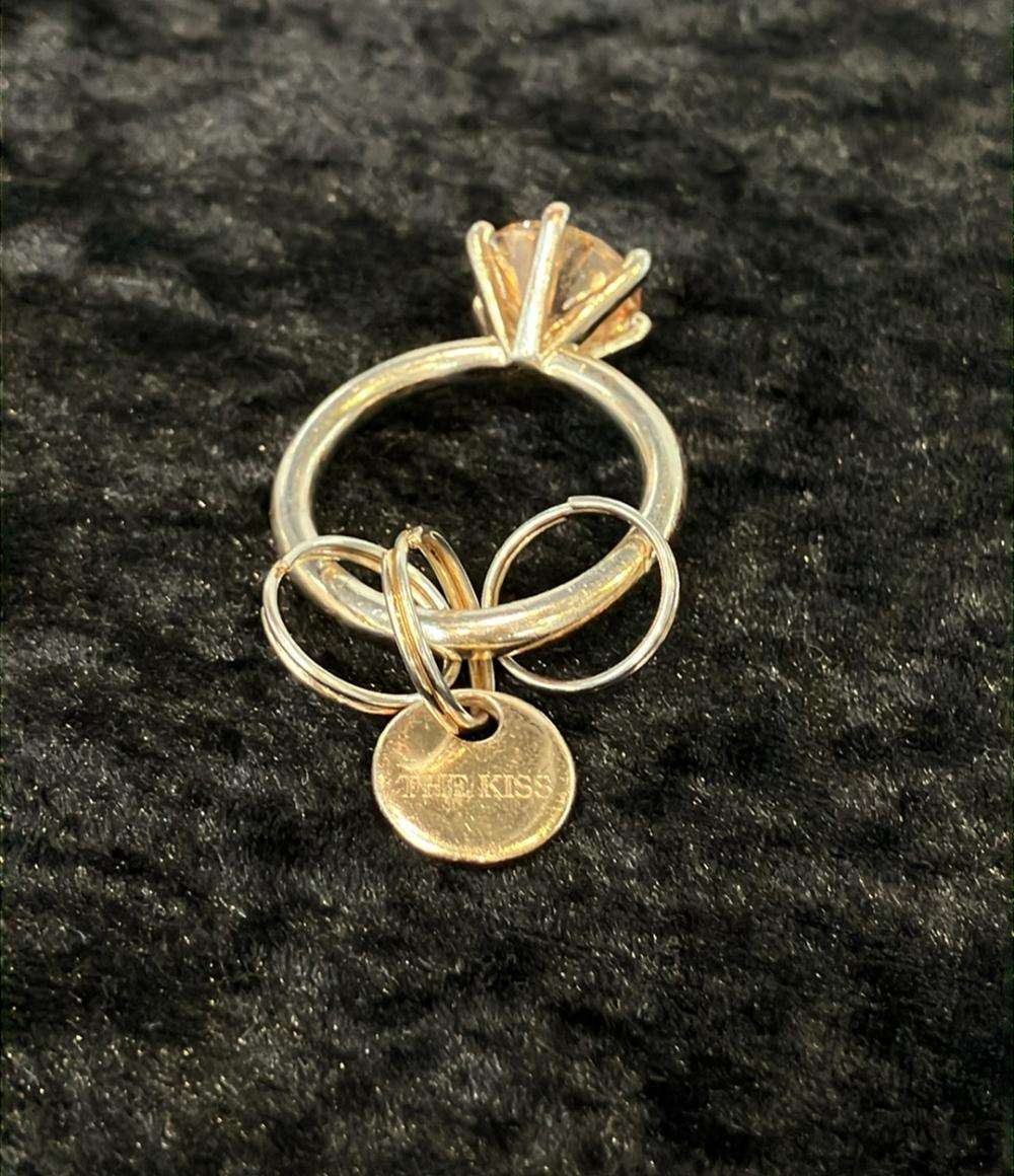 ザ・キッス チャーム リングモチーフ レディース THE KISS