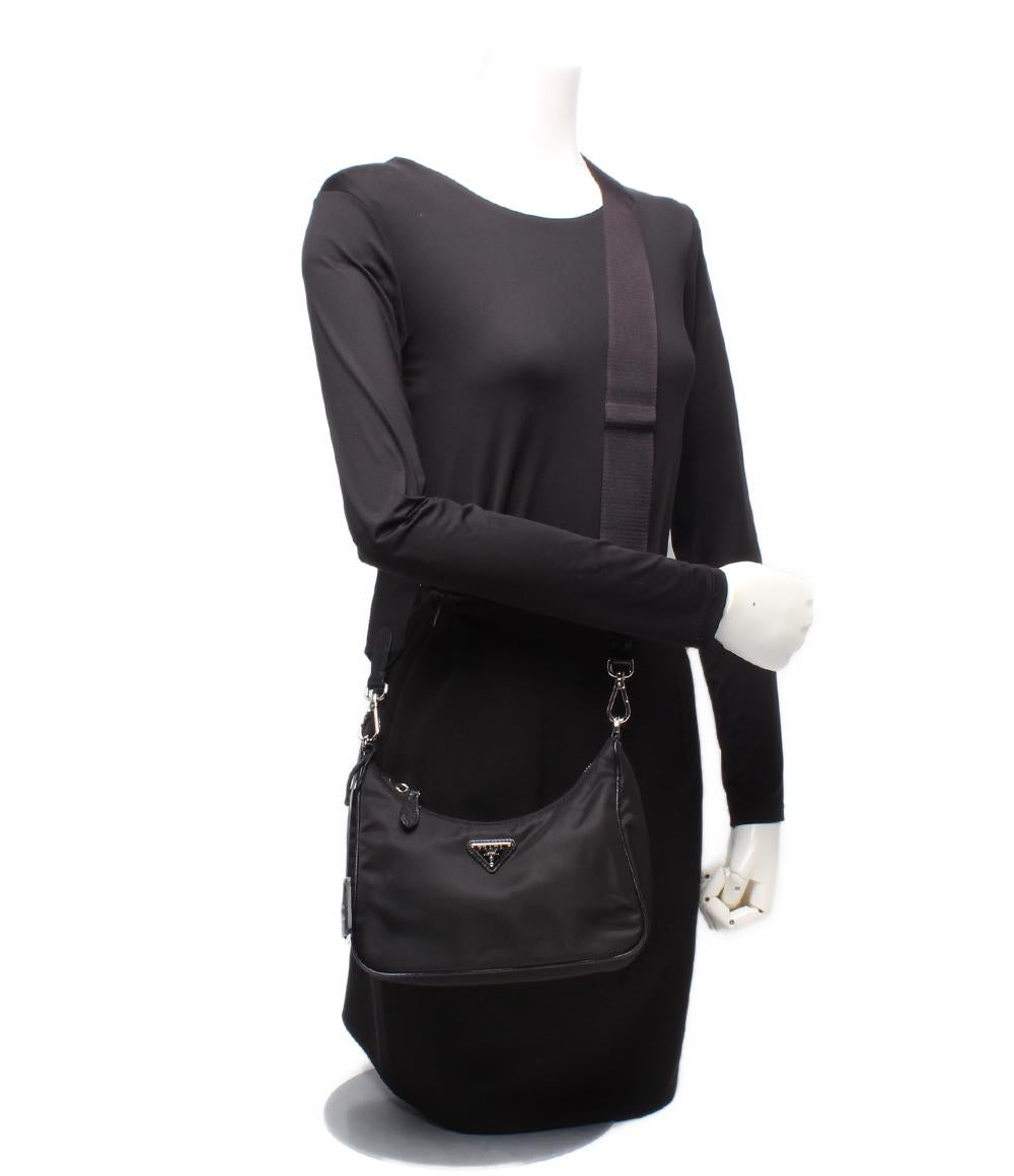 ★美品★PRADA ブラック ボディバッグ 美品 PRADA ショルダーバッグ 肩掛け 斜め掛け Re-Edition 2005 Re