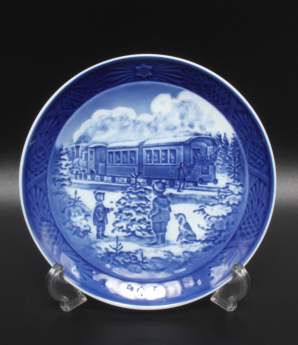 美品 Royal Copenhagen イヤープレート 飾り皿 18cm 2004 ロイヤルコペンハーゲン