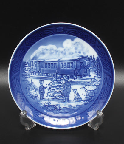 美品 Royal Copenhagen イヤープレート 飾り皿 18cm 2004 ロイヤルコペンハーゲン