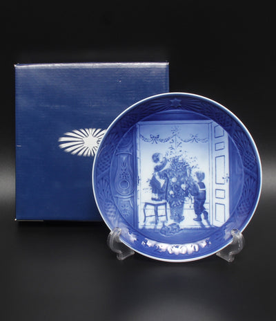 美品 Royal Copenhagen イヤープレート 飾り皿 18cm 2000 ロイヤルコペンハーゲン