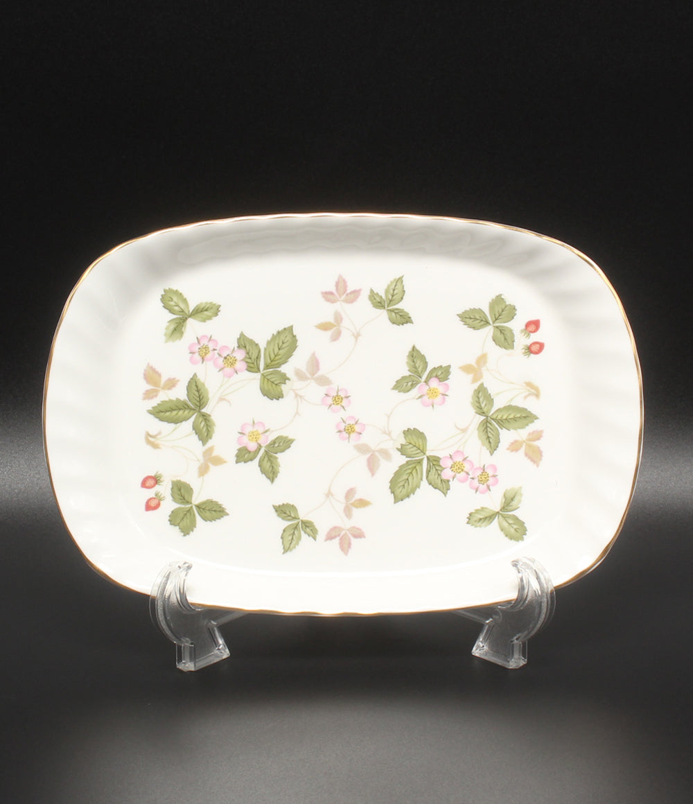 美品 WEDGWOOD スパイラルトレイ スクエア 皿 21cm ワイルドストロベリー ウエッジウッド