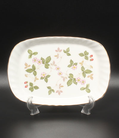 美品 WEDGWOOD スパイラルトレイ スクエア 皿 21cm ワイルドストロベリー ウエッジウッド