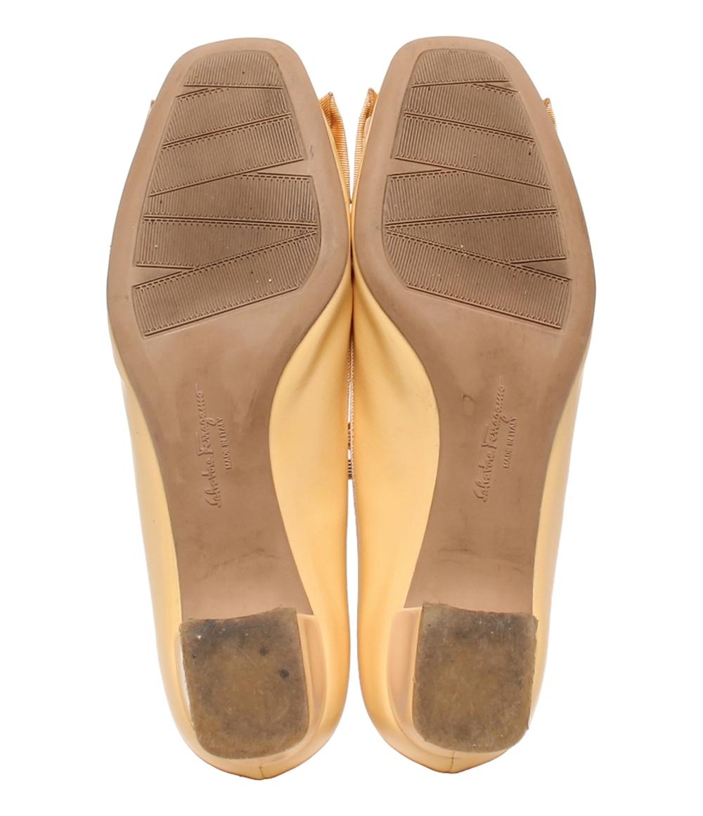 未使用✨サルヴァトーレフェラガモ パンプス バックル スエード ベージュ 6.5 未使用✨サルヴァトーレフェラガモ パンプス バックル スエード