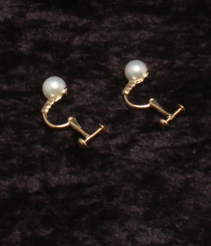 美品 イヤリング K18 パール 7.3mm ダイヤ 0.042ct レディース