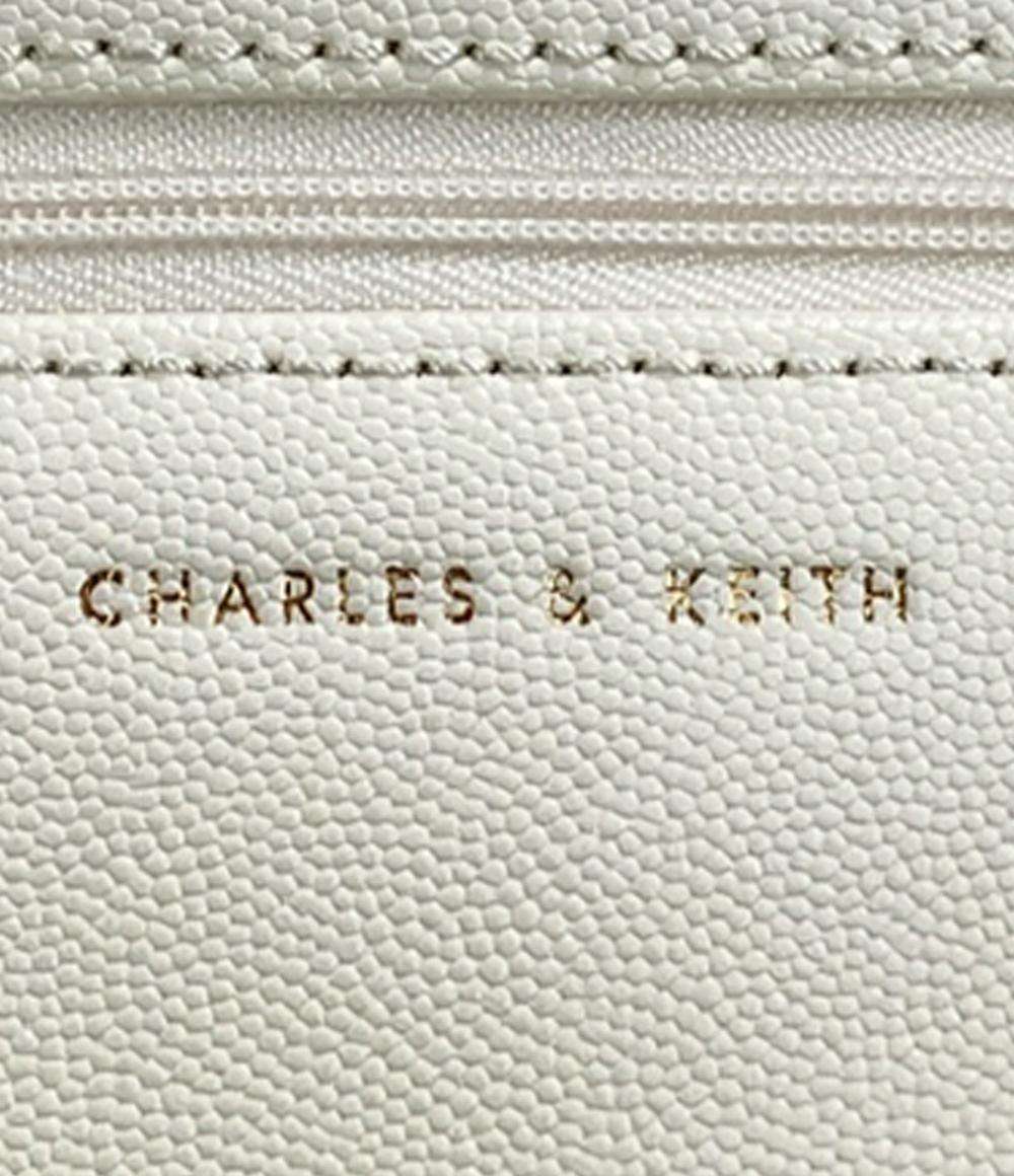 美品 CHARLES＆KEITH ショルダーバッグ  キルトチェーンストラップバッグ 2WAY 肩掛け 斜め掛け クレシダ レディース チャールズ＆キース